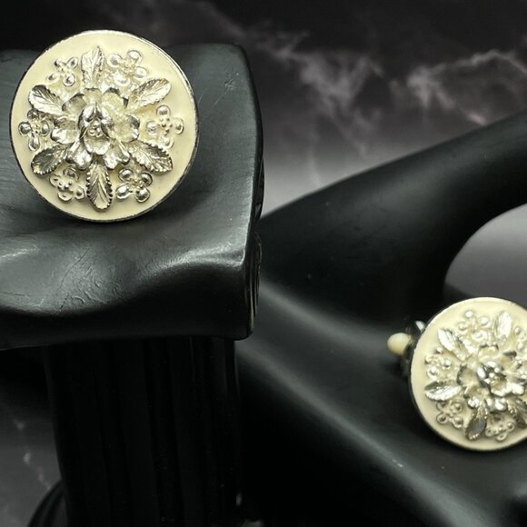 Vintage Edgar Berebi Round Flower Enamel Clip On Earrings 1980s Signed Designer - Picture 10 of 10